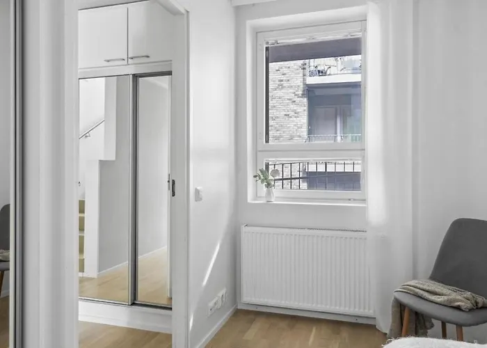 Cozy With Cat Jaetkaesaari